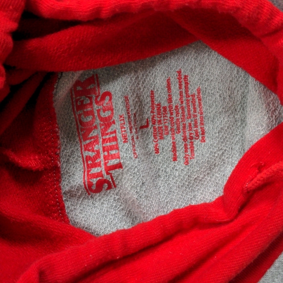 Netflix Stranger Things Eleven Colorblock Cropped Hoodie - Picture 2 of 3